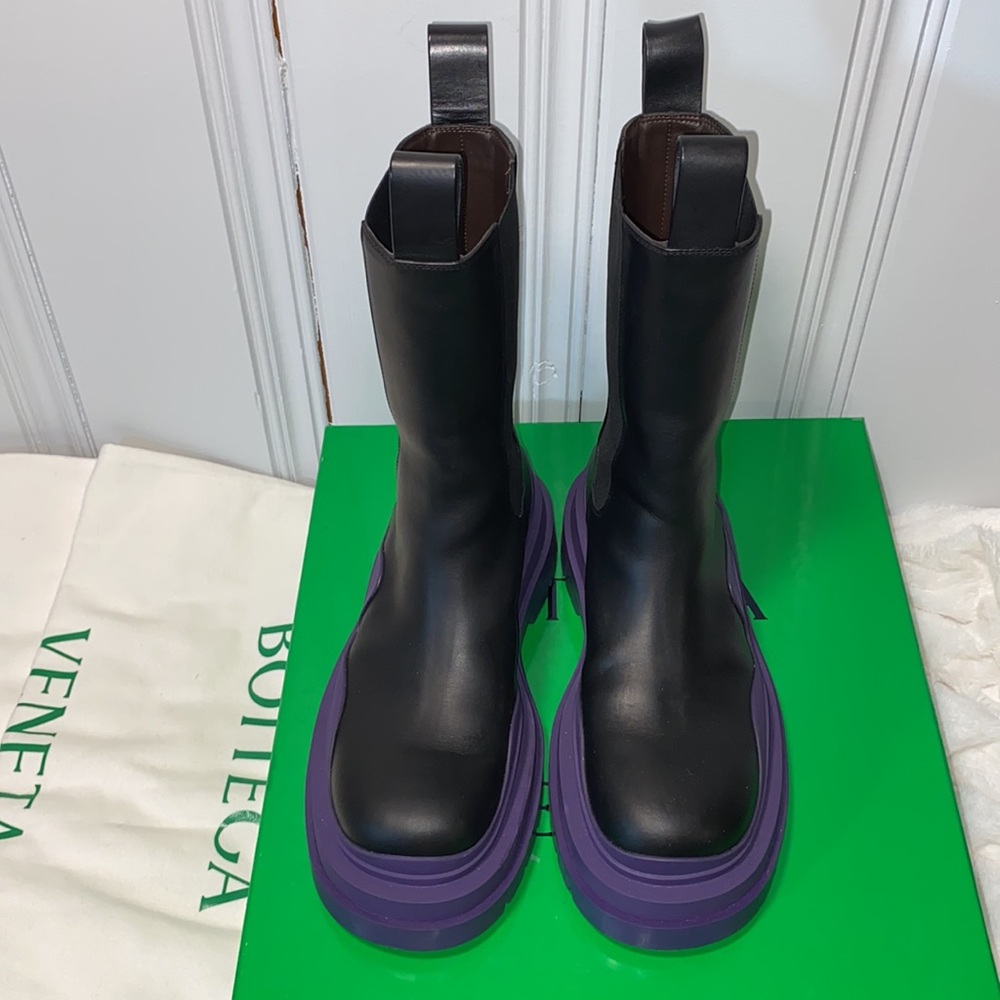 Bottega Veneta Purple Tire Leather Chelsea Boots - Picture 7 of 17